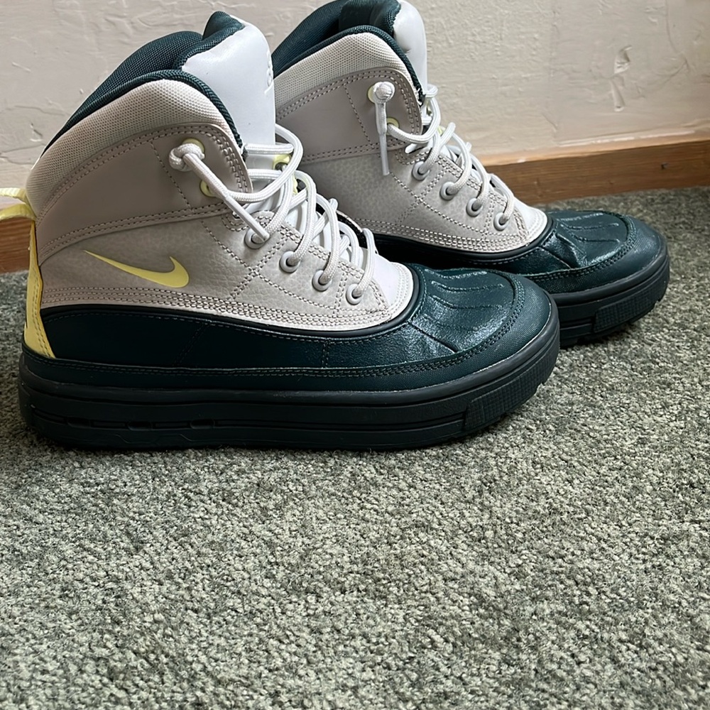 Nike ACG boots